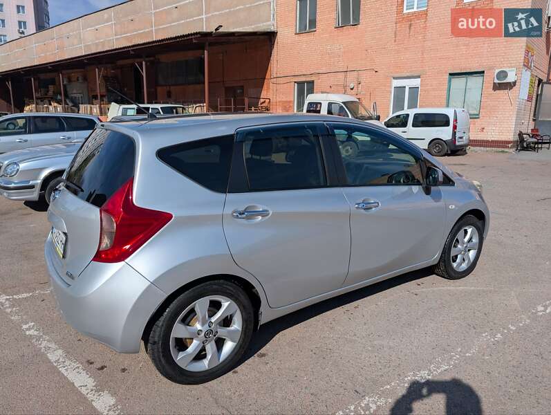 Хетчбек Nissan Note 2012 в Чернігові