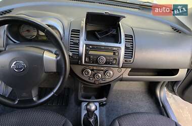 Хэтчбек Nissan Note 2008 в 
