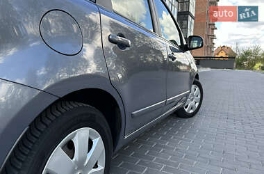 Хетчбек Nissan Note 2010 в 