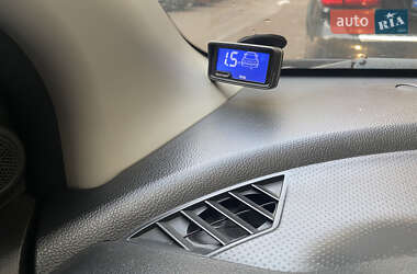Хэтчбек Nissan Note 2011 в 