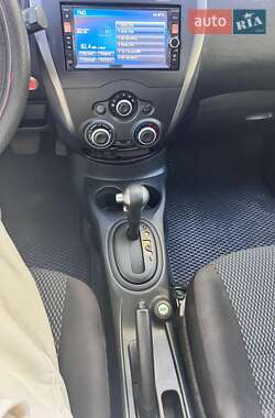 Хэтчбек Nissan Note 2013 в 