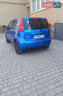 Хэтчбек Nissan Note 2006 в 