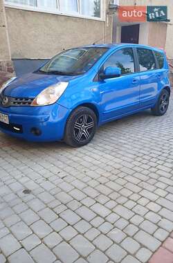 Хэтчбек Nissan Note 2006 в 