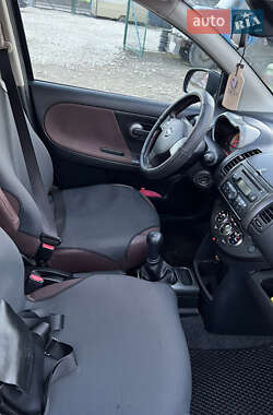 Хэтчбек Nissan Note 2006 в 