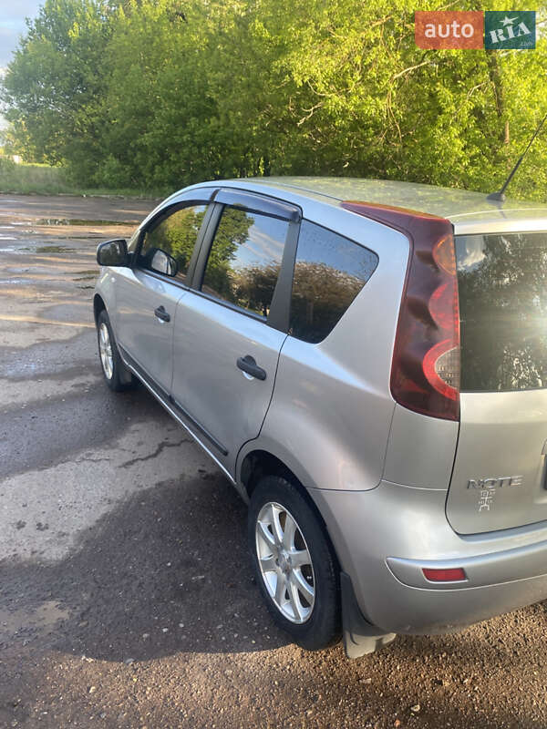 Хетчбек Nissan Note 2012 в Шостці