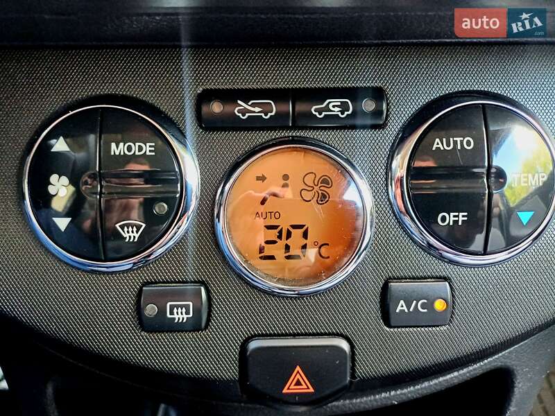 Хетчбек Nissan Note 2007 в Кам'янському