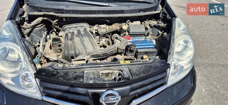 Хетчбек Nissan Note 2010 в Гатне