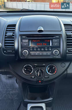 Хетчбек Nissan Note 2011 в 