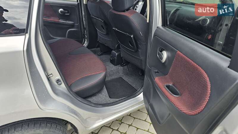 Хетчбек Nissan Note 2008 в Чернівцях
