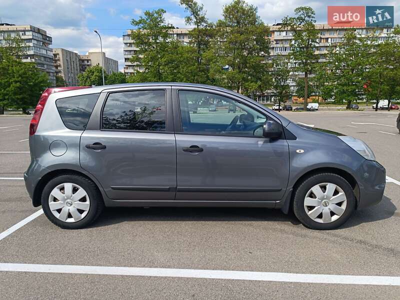 Хетчбек Nissan Note 2012 в Києві фото 6 Хетчбек Nissan Note 2012 в Києві