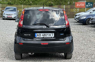 Хэтчбек Nissan Note 2009 в 