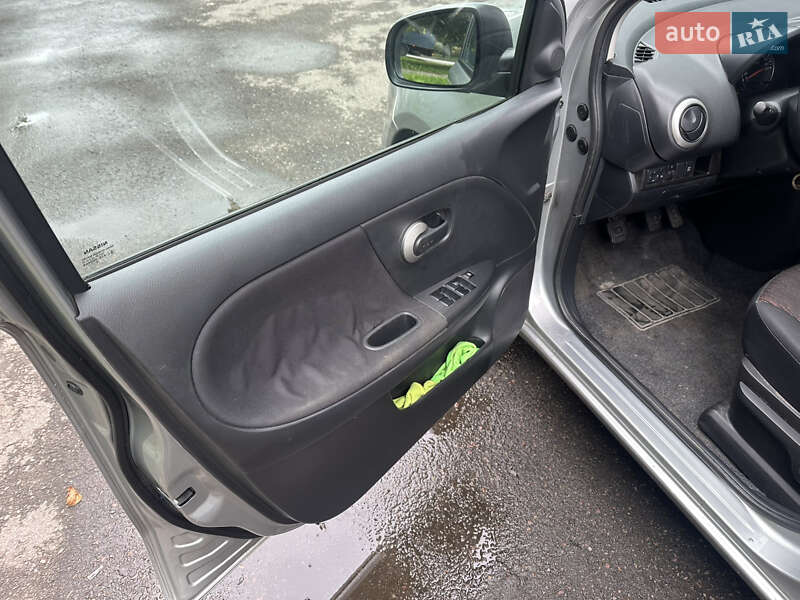 Хэтчбек Nissan Note 2010 в Львове