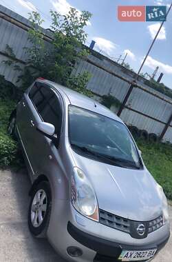 Хэтчбек Nissan Note 2007 в 