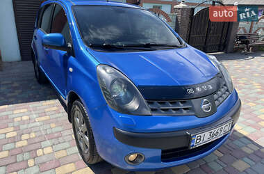 Хэтчбек Nissan Note 2007 в 