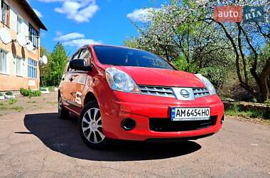 Хэтчбек Nissan Note 2008 в 