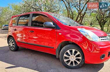 Хэтчбек Nissan Note 2008 в 