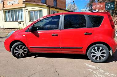 Хэтчбек Nissan Note 2008 в 