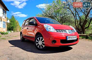 Хэтчбек Nissan Note 2008 в 