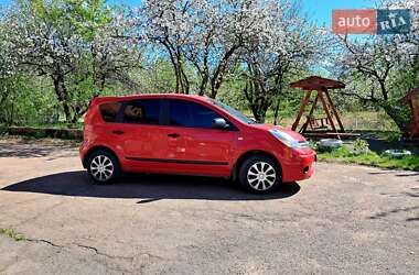 Хэтчбек Nissan Note 2008 в 