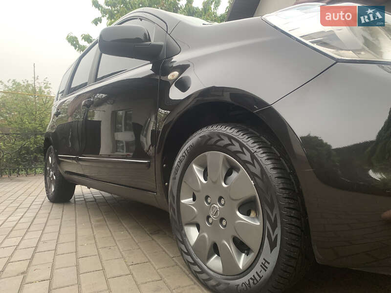 Хэтчбек Nissan Note 2010 в Казатине