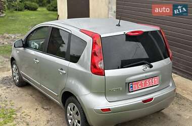 Хэтчбек Nissan Note 2008 в 