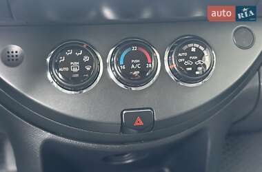 Хэтчбек Nissan Note 2008 в 