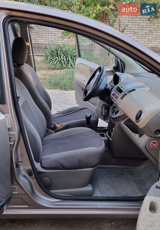 Хэтчбек Nissan Note 2006 в Черновцах
