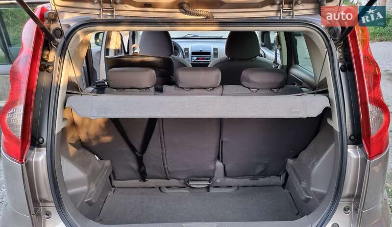 Хэтчбек Nissan Note 2006 в Черновцах