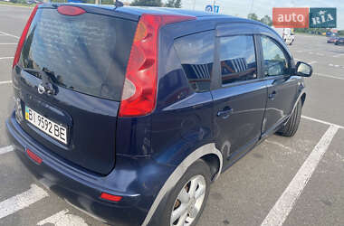 Хэтчбек Nissan Note 2007 в 