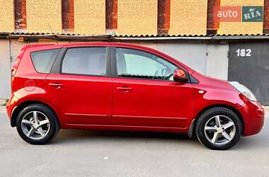 Хэтчбек Nissan Note 2008 в 