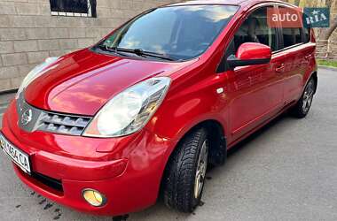 Хэтчбек Nissan Note 2008 в 