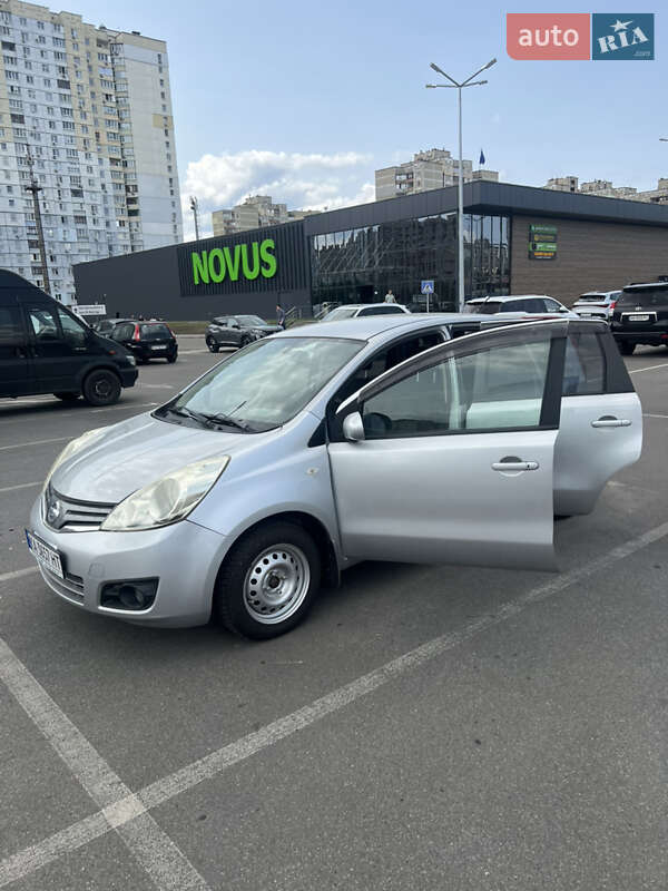 Хэтчбек Nissan Note 2012 в Киеве