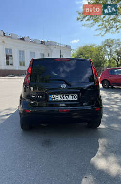 Хетчбек Nissan Note 2010 в 