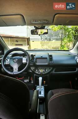 Хэтчбек Nissan Note 2007 в 