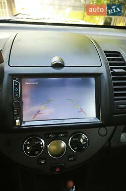Хэтчбек Nissan Note 2007 в 