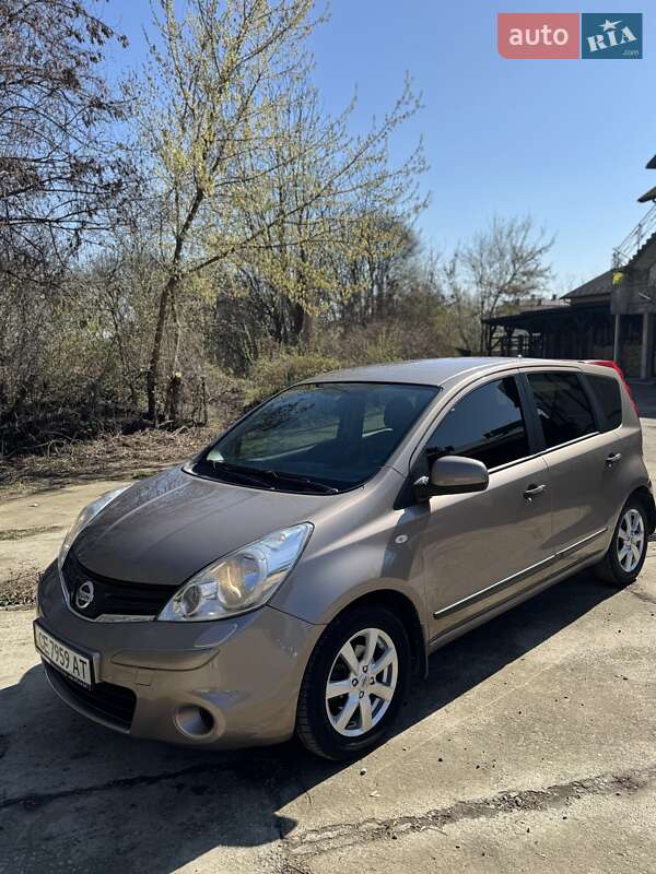 Хетчбек Nissan Note 2011 в Чернівцях
