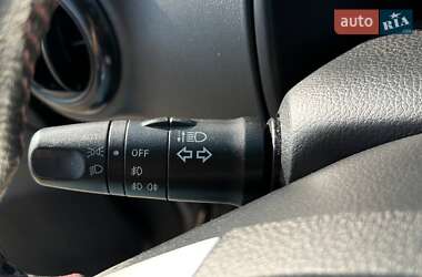 Хэтчбек Nissan Note 2007 в 