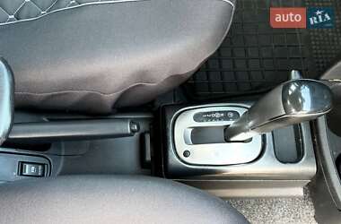 Хэтчбек Nissan Note 2007 в 