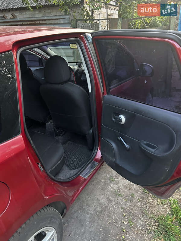 Хэтчбек Nissan Note 2011 в Краматорске