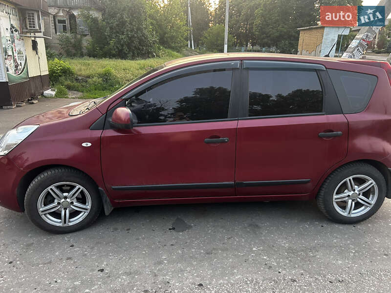 Хэтчбек Nissan Note 2011 в Краматорске