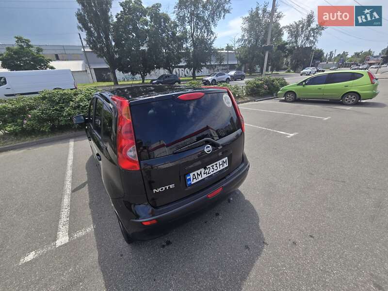 Хэтчбек Nissan Note 2006 в Вышгороде