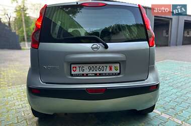 Хэтчбек Nissan Note 2006 в 