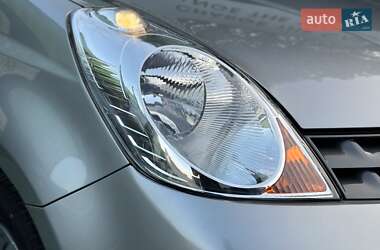 Хэтчбек Nissan Note 2006 в 