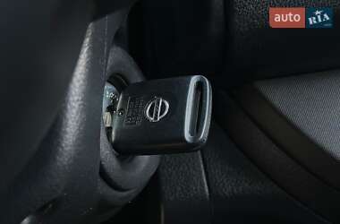 Хэтчбек Nissan Note 2006 в 