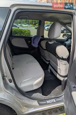 Хетчбек Nissan Note 2010 в 