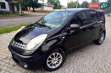 Хэтчбек Nissan Note 2006 в Первомайске