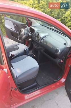 Хэтчбек Nissan Note 2008 в 