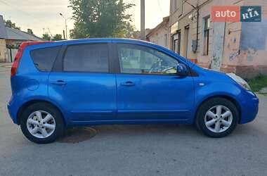 Хэтчбек Nissan Note 2008 в 