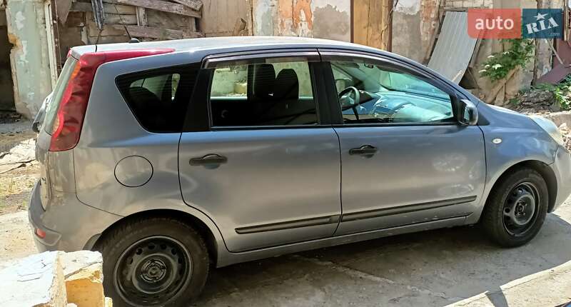 Хетчбек Nissan Note 2010 в Одесі