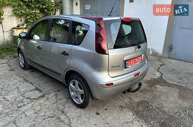 Хэтчбек Nissan Note 2009 в 
